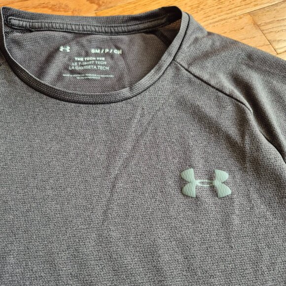 2 Under Armour T-Shirts Gray Tech and Cotton Small - Picture 3 of 8